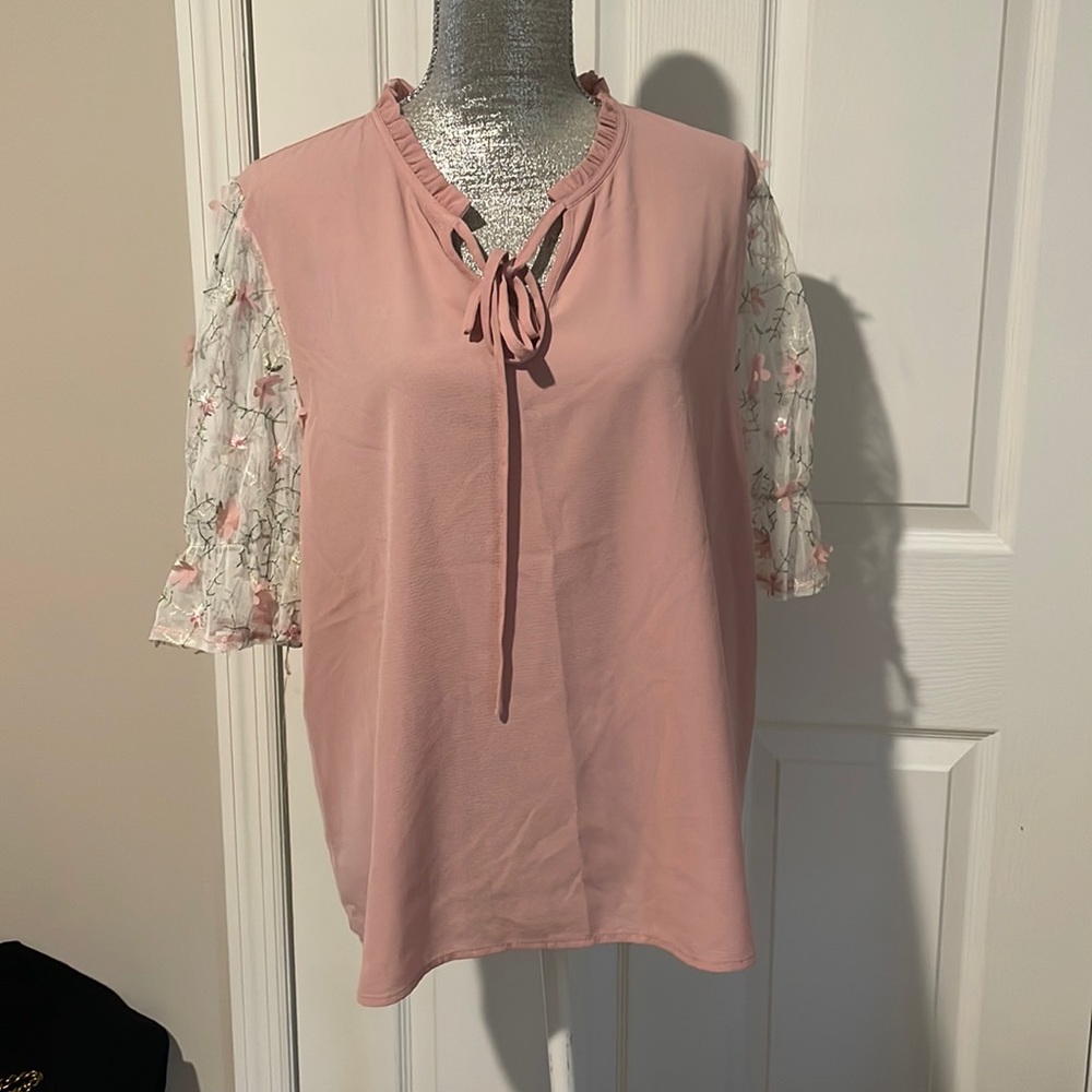 Blouse with flower sleeves